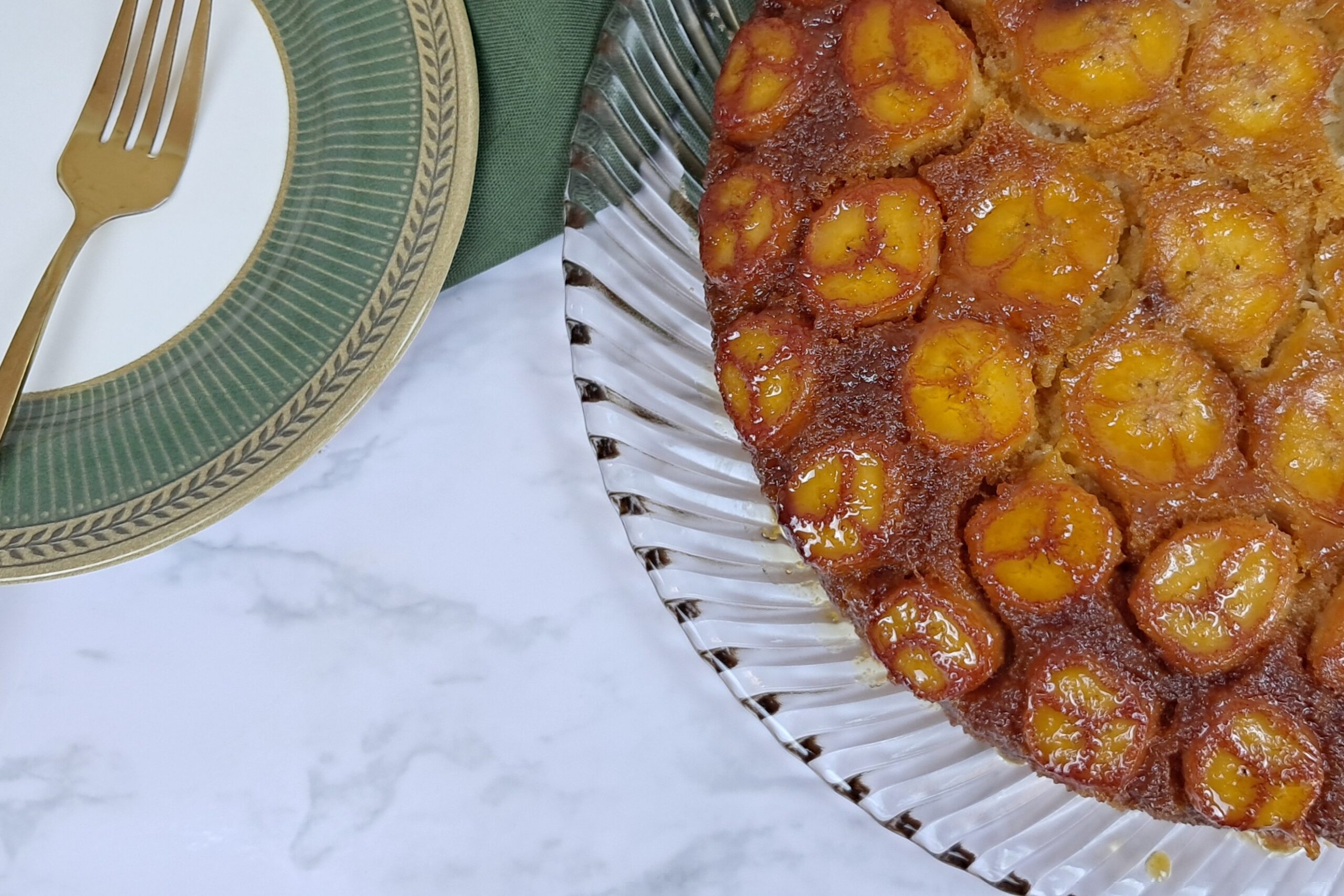 Bolo de Banana Caramelizada: Macio e Saboroso