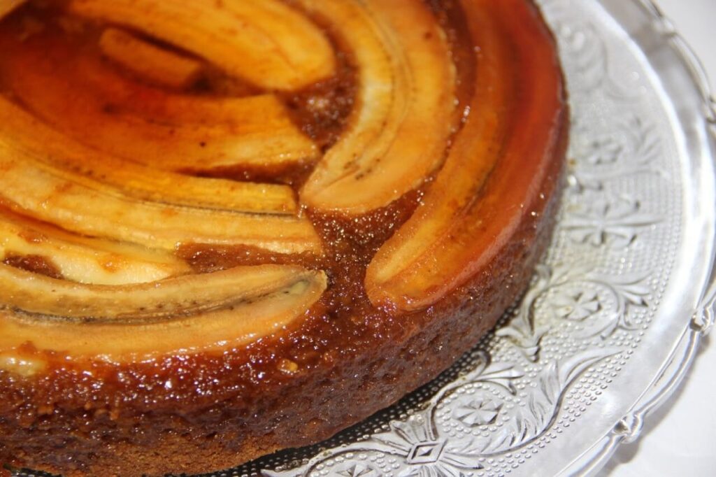 Bolo de Banana Caramelizada: Macio e Saboroso