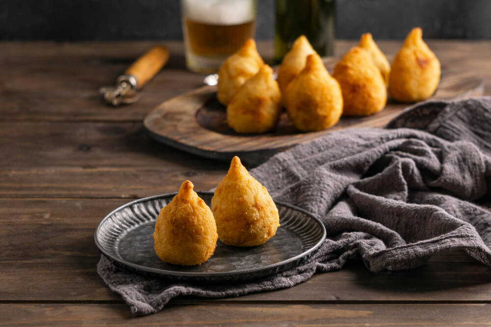 Coxinha de Frango Caseira: Sabor Inigualável!