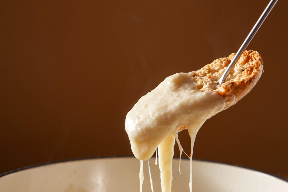 Fondue 4 Queijos: Sabor Intenso e Cremoso
