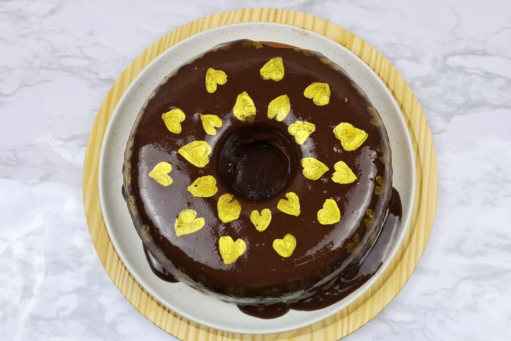 Bolo Porcelana de Chocolate: Massa Amanteiga e com Iogurte