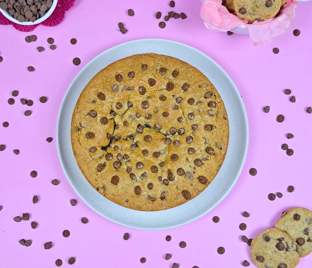 Torta de Cookies Recheada com Brigadeiro
