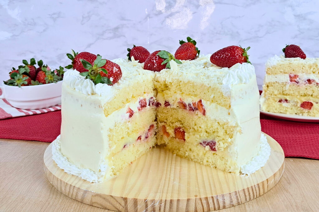 Torta de Ninho com Morango